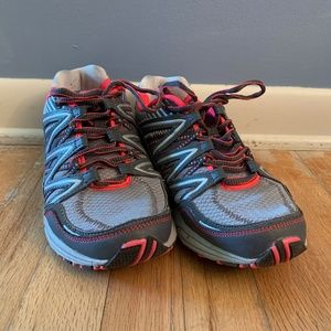 Women’s 8 Pink & Grey Running Shoes